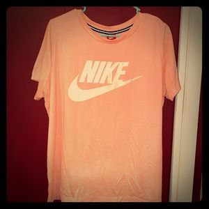 Nike T-shirt in Pink